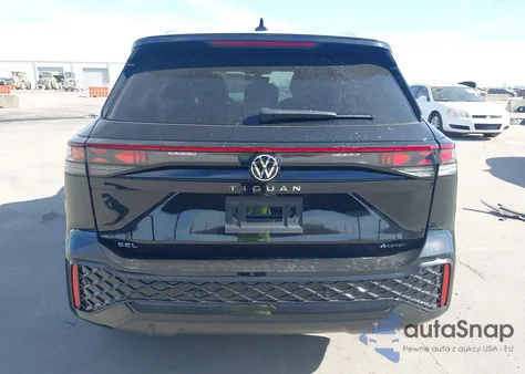 2025 Volkswagen Tiguan 2.0T Sel R-Line из США, поврежденный, VIN 3VVLR7RM4SM026815